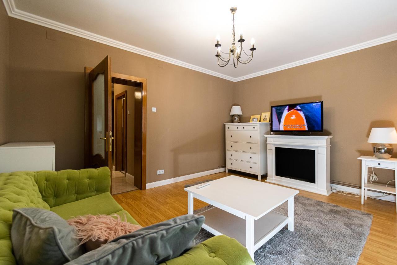 Appartamento Central Apt. Near Afi Mall, 5 Mins To The Old Town By Car Braşov Esterno foto