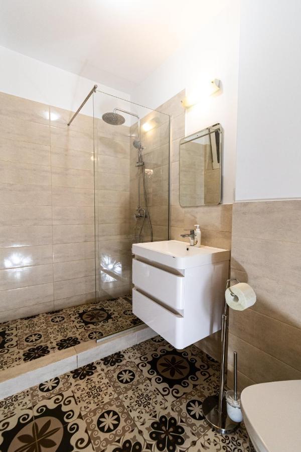 Appartamento Central Apt. Near Afi Mall, 5 Mins To The Old Town By Car Braşov Esterno foto